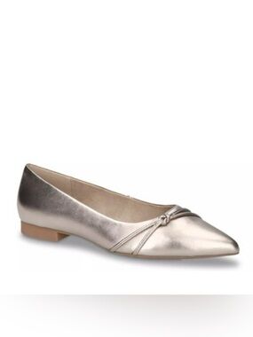 WIDE Bella Vita Rhea Flat Champagne Size 7 New Without Box
